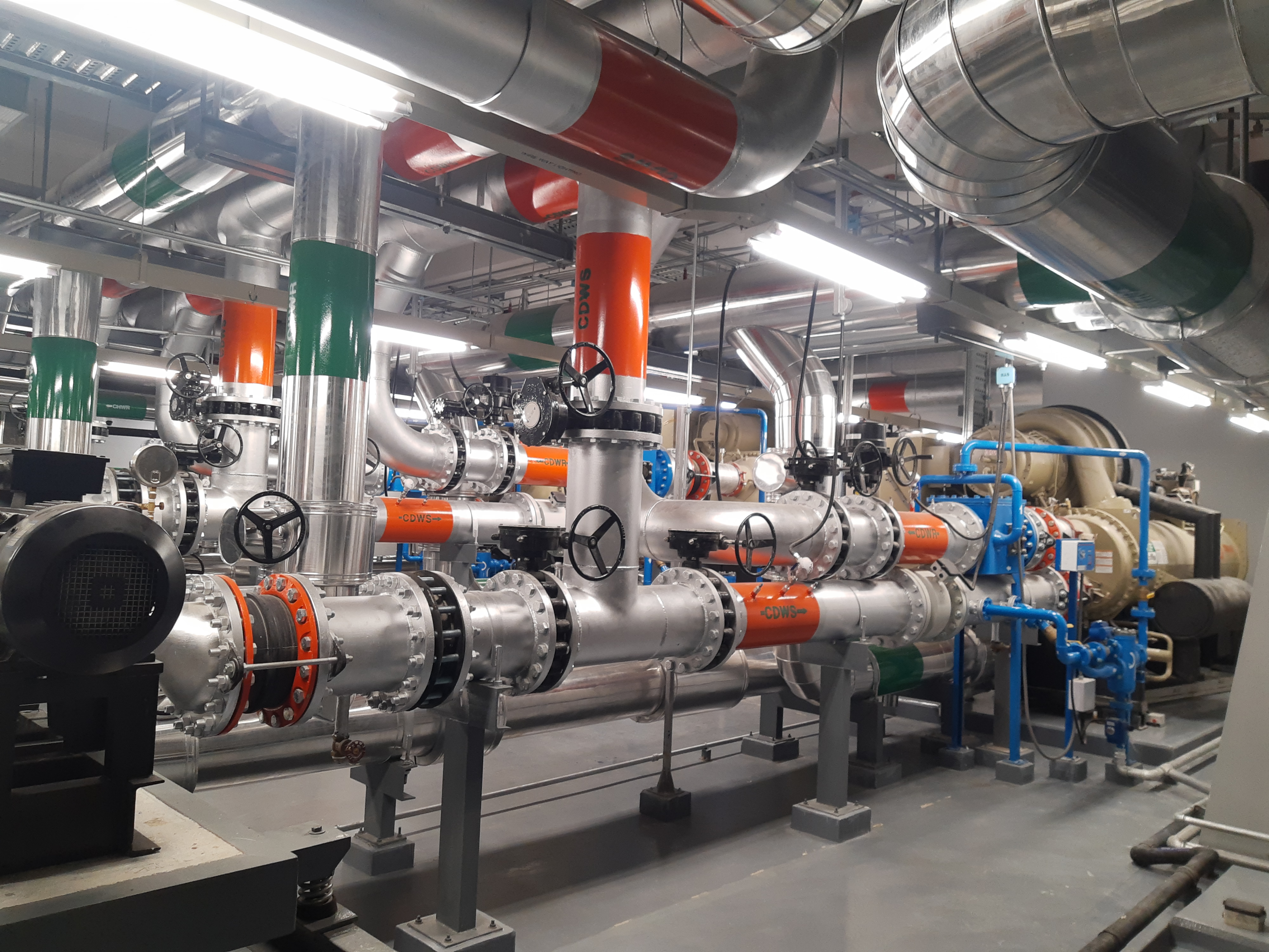 HVAC chilled water piping application for 3-way electric ball valve
